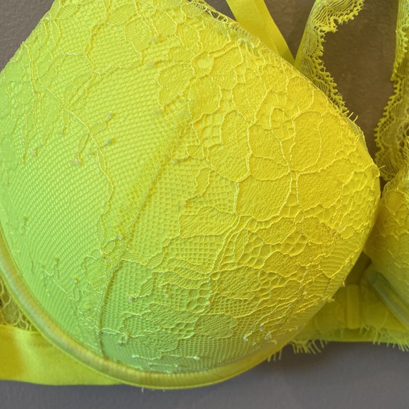 NWT! Victoria’s Secret neon yellow push up bra - Picture 2 of 3